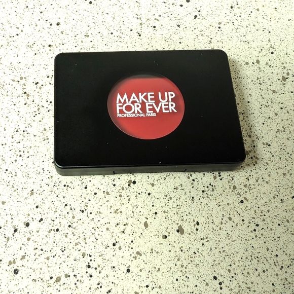 MAKE UP FOR EVER Artist Longwear Skin-fusing Powder Blush - Picture 2 of 3